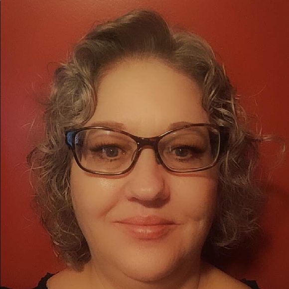 Meet your Posher, Anita - Picture 1 of 1